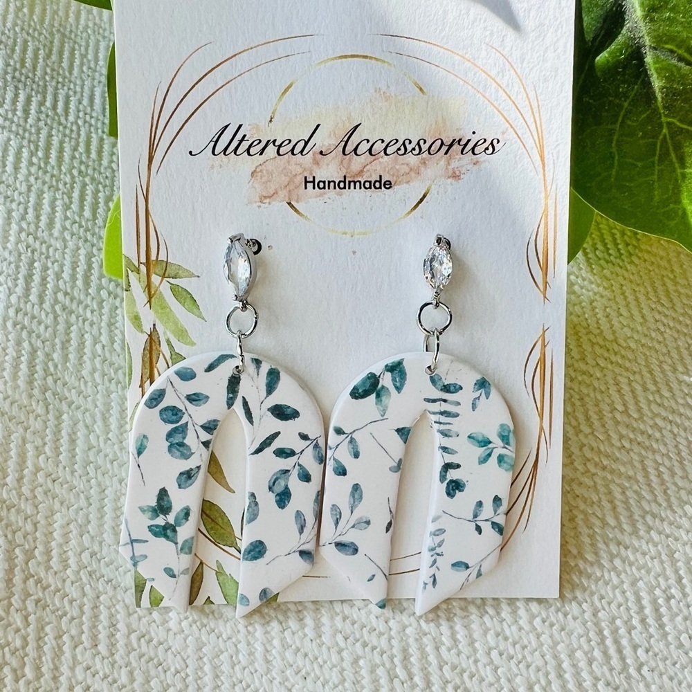 2/$30 Handmade Leaf Pattern Arch Earrings